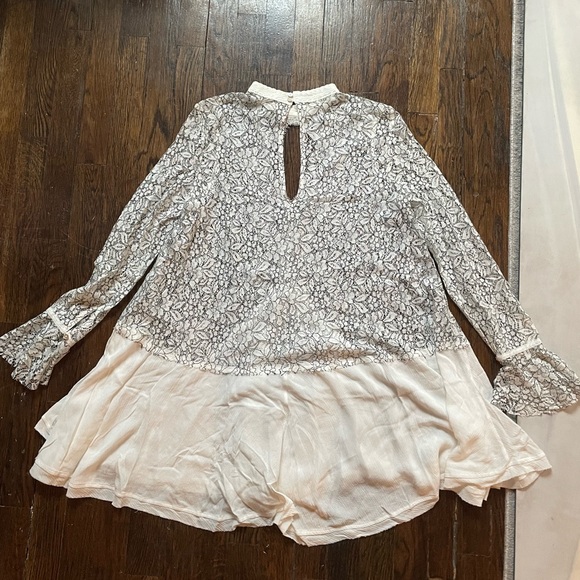 LIKE NEW FREE PEOPLE LACE DRESS TUNIC - Picture 7 of 10